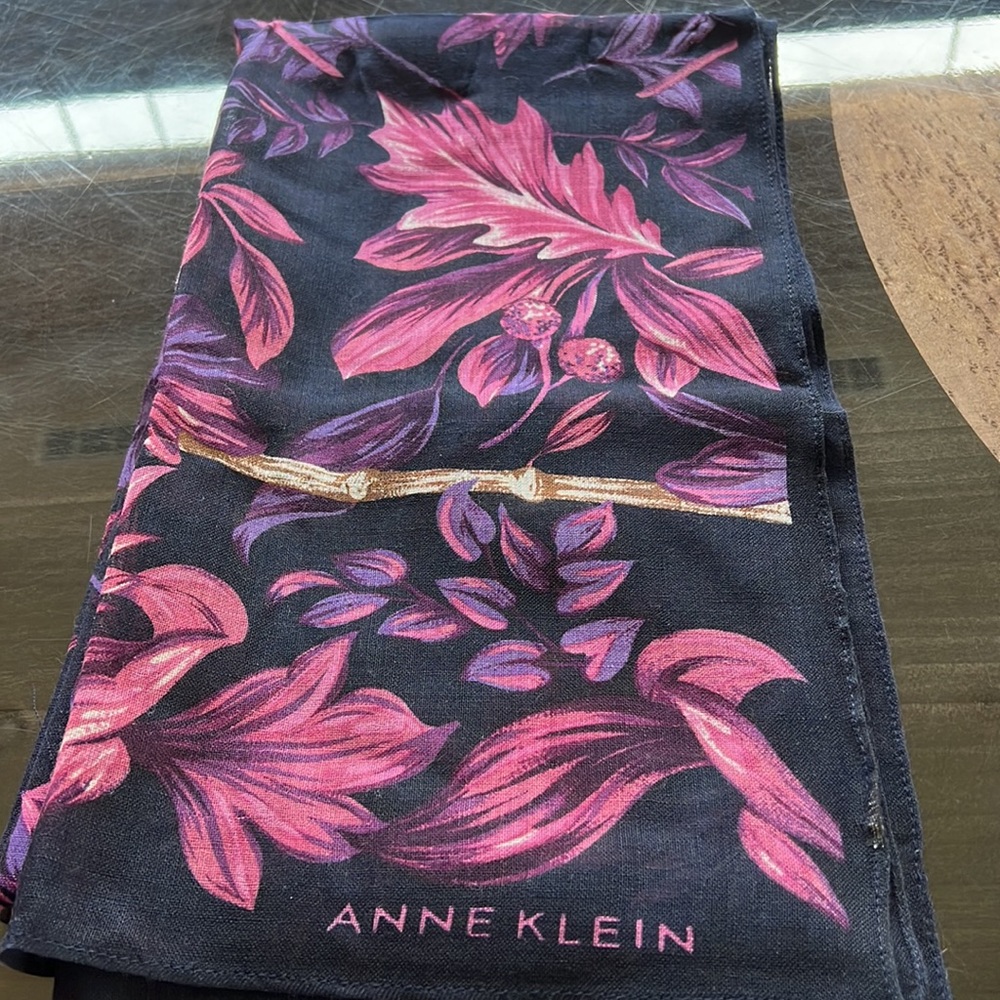 EUC Anne Klein Floral Print Navy Raspberry Scarf/Shawl